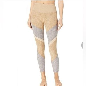 Alo yoga Alo soft 7/8 Highwaist Colorblock Legging Small